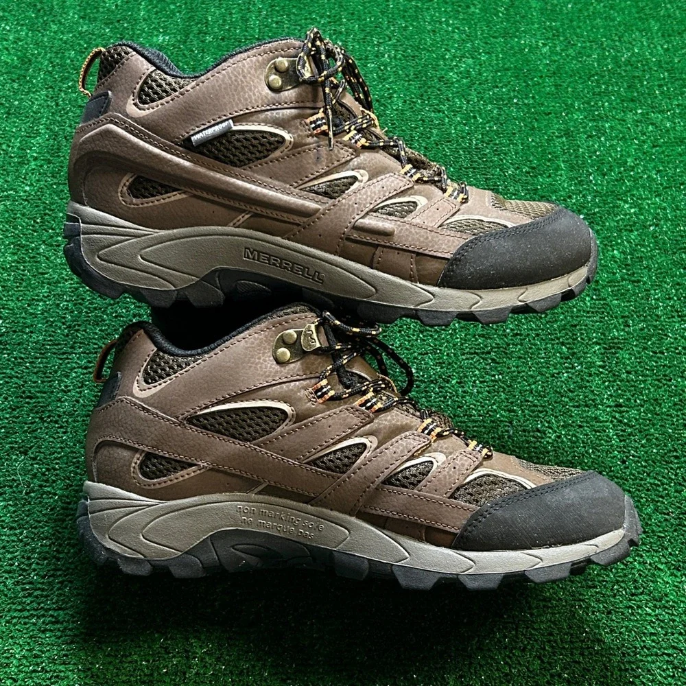Merrell Moab 2 Mid Waterproof Hiking Boots Youth 7M Women 8.5/ 9